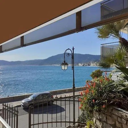 Cadorna Fronte Mare * Alassio