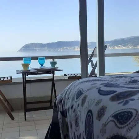 公寓 Cadorna Fronte Mare