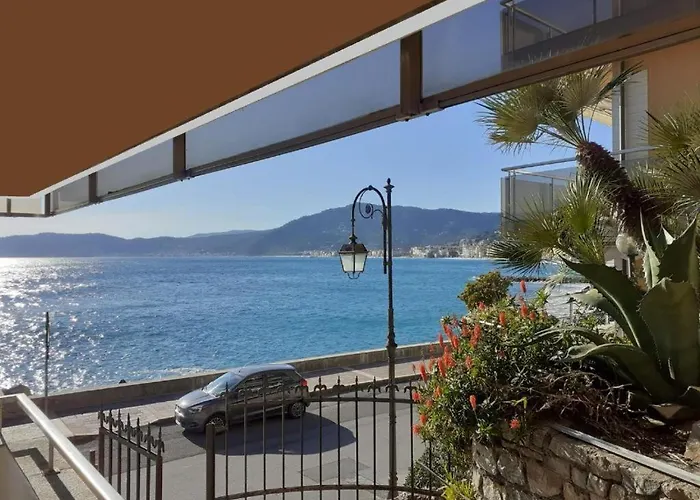 Cadorna Fronte Mare * Alassio